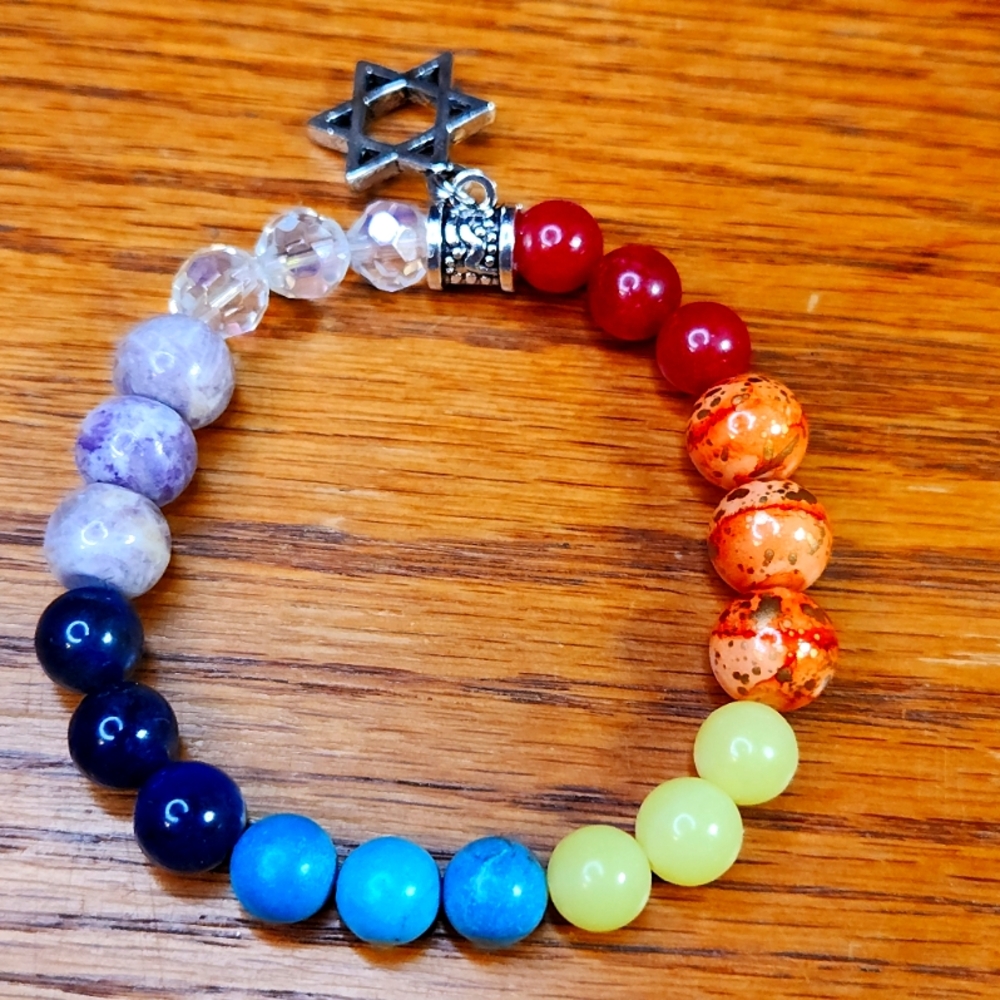 NWT Stunning Chakra Gemstone with Charm Stretch Bracelet - Picture 2 of 3